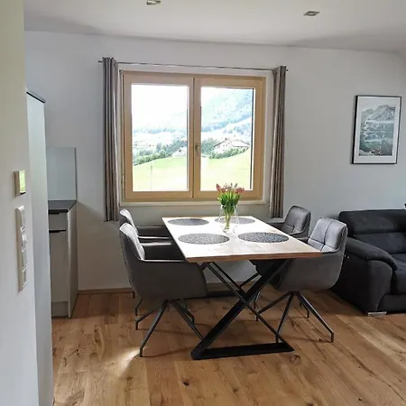 Living Apartment_2 アパート